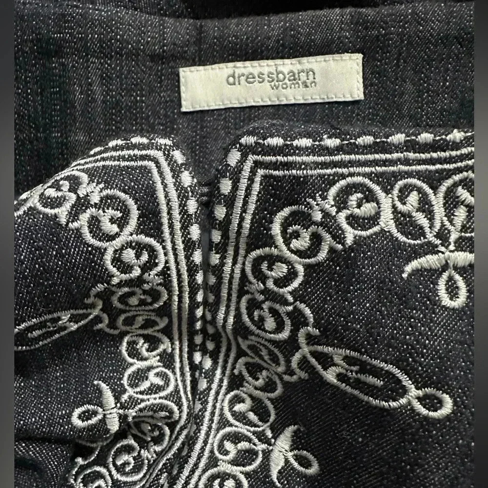 DressBarn Denim Blue Embroidered Cropped Jacket Blazer Women’s Plus Size 14W - Picture 4 of 6